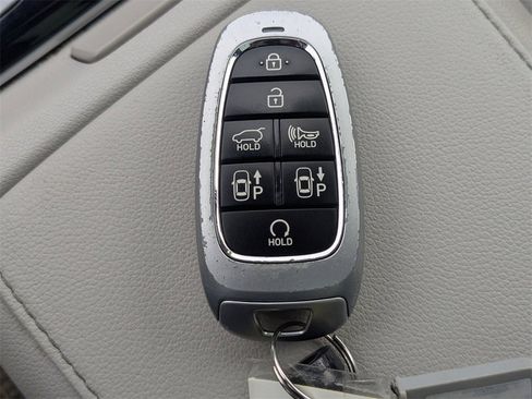 Used 2024 Hyundai Tucson Limited image 35