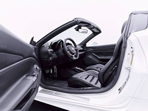 Used 2019 Ferrari 488 Spider RWD image 49