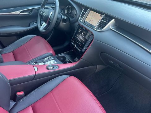 Used 2025 INFINITI QX50 Sport AWD/4WD image 16