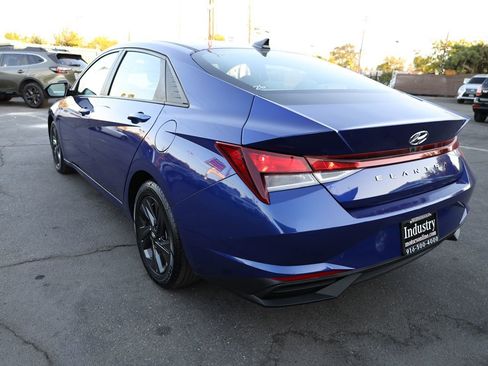 Used 2021 Hyundai Elantra SEL image 5