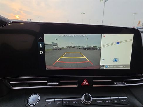 Used 2023 Hyundai Elantra SEL w/ Convenience Package image 22