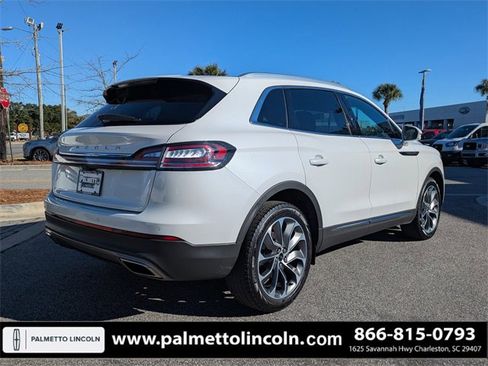 Used 2022 Lincoln Nautilus Reserve image 4