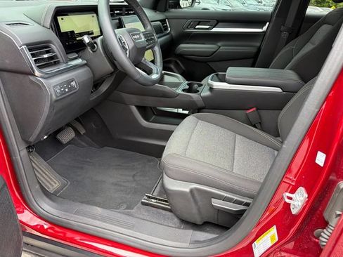 Used 2025 GMC Terrain Elevation AWD/4WD image 9