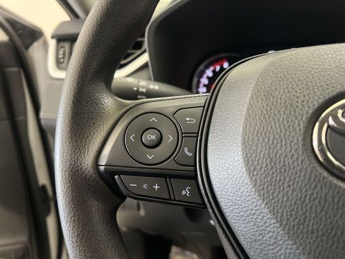 Used 2024 Toyota RAV4 XLE FWD image 32