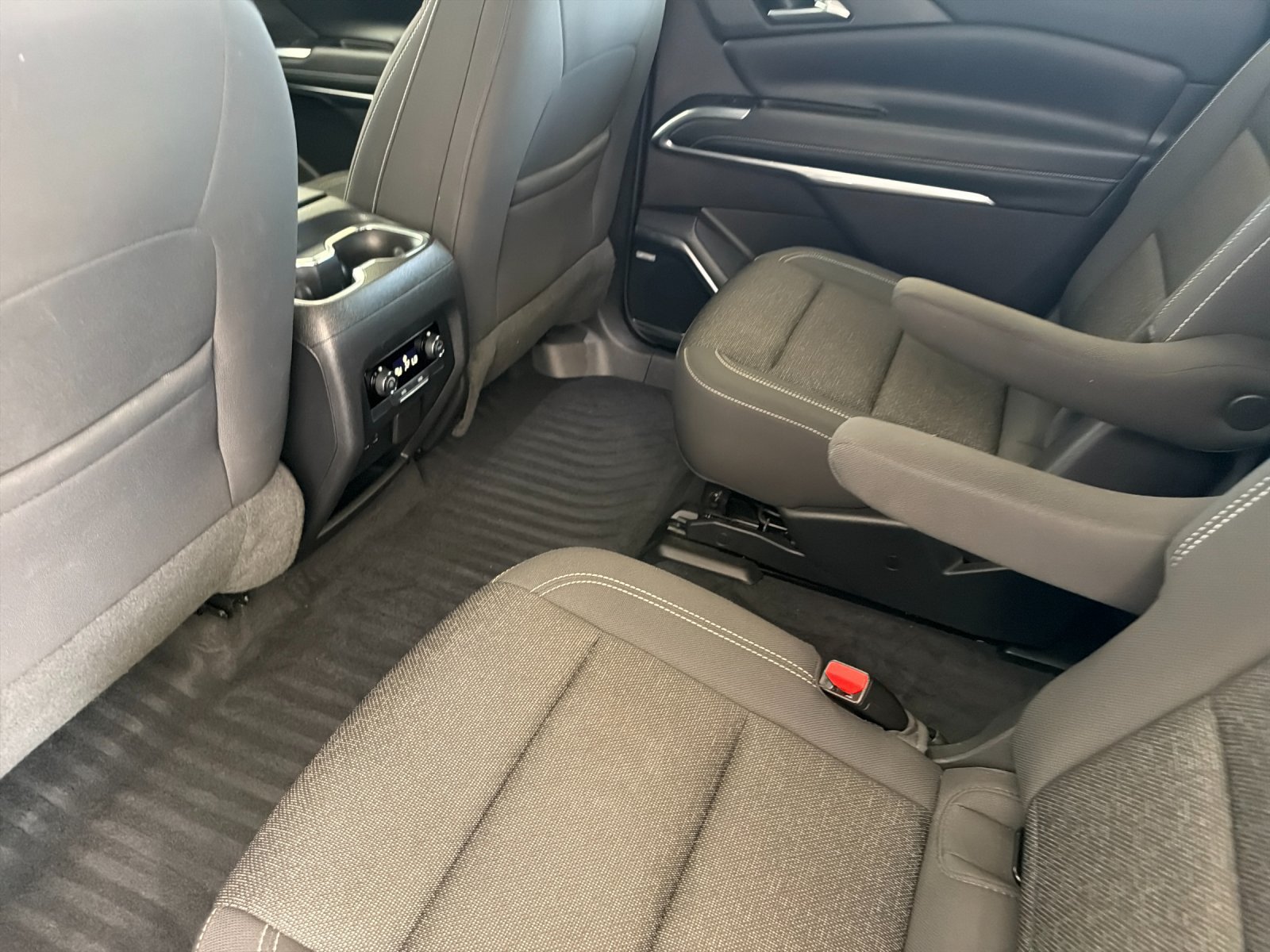 Used 2025 Chevrolet Traverse LT w/ Enhanced Driving Package FWD image 13