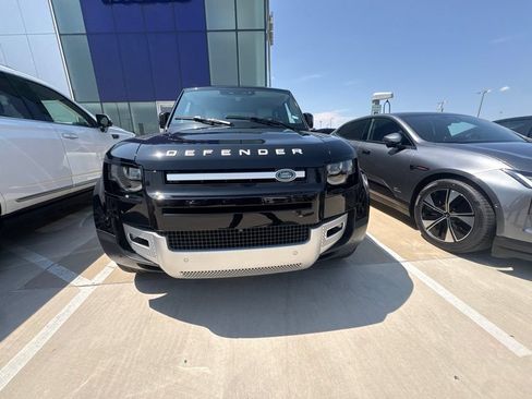 Used 2025 Land Rover Defender 110 S AWD/4WD image 9