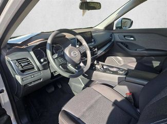 Used 2023 Nissan Rogue SV video 2