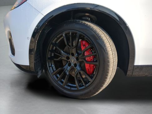 Used 2025 Maserati Grecale Modena image 64