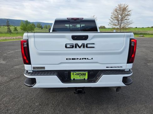 Used 2024 GMC Sierra 3500 Denali w/ Technology Package AWD/4WD image 7