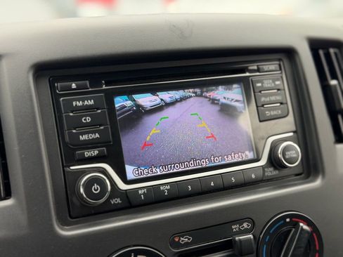 Used 2018 Nissan NV200 S FWD image 12