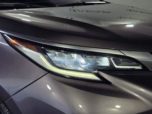 Used 2021 Toyota Sienna XSE FWD image 5