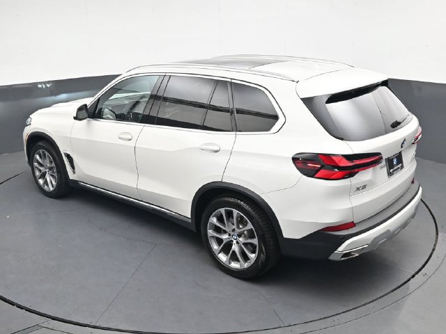 Certified 2024 BMW X5 xDrive40i w/ Parking Assistance Package AWD/4WD image 28