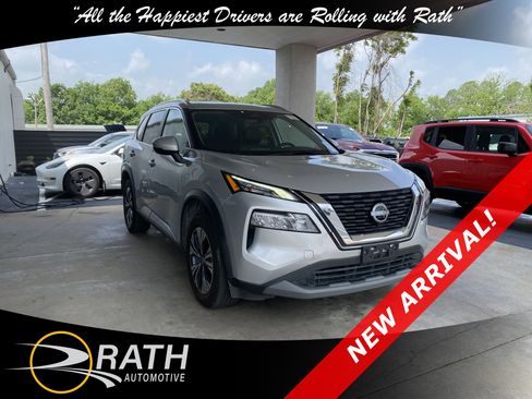 Used 2022 Nissan Rogue SV w/ SV Premium Package FWD image 4