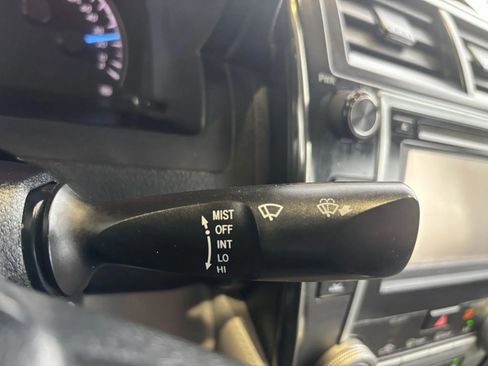 Used 2013 Toyota Camry L image 14