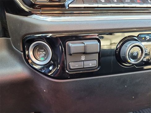 Used 2024 Chevrolet Silverado 2500 LT w/ Z71 Off-Road Package image 31