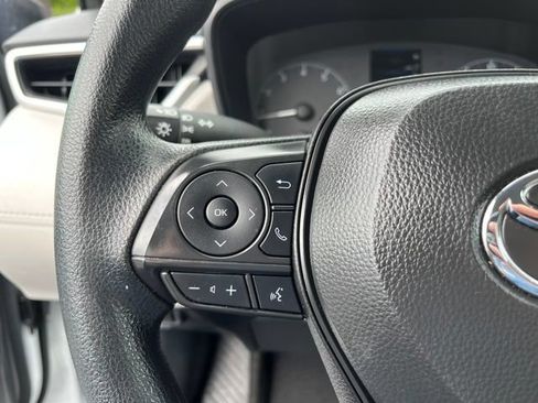 Used 2025 Toyota Corolla Cross L FWD image 23