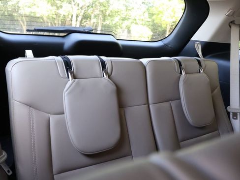 Used 2024 Ford Explorer Limited image 49