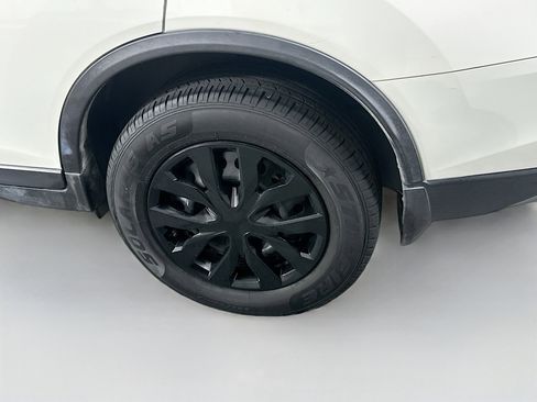 Used 2016 Nissan Rogue S w/ Appearance Package FWD image 11