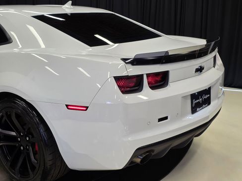 Used 2013 Chevrolet Camaro SS w/ SS Performance Package image 61