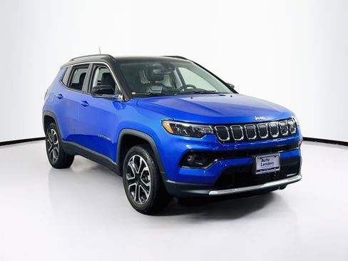 Used 2022 Jeep Compass Limited w/ Sun and Sound Group AWD/4WD image 3