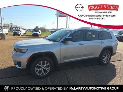 Used 2021 Jeep Grand Cherokee L Limited image 1