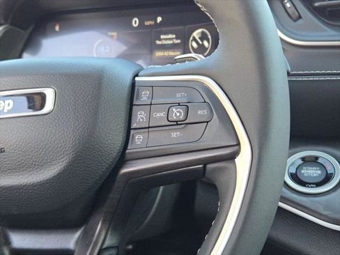Certified 2024 Jeep Grand Cherokee Limited AWD/4WD image 33
