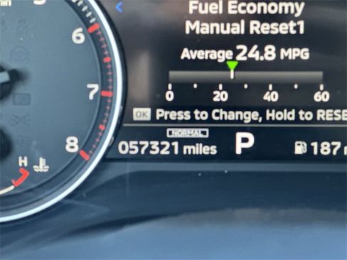 Used 2024 Mitsubishi Outlander SE Black Edition image 13