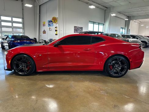Used 2021 Chevrolet Camaro SS image 5