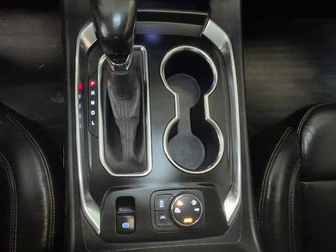 Used 2021 Chevrolet Traverse RS image 25