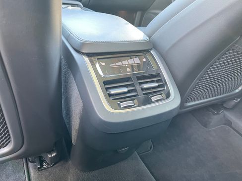Used 2023 Volvo XC90 B5 Core AWD/4WD image 32