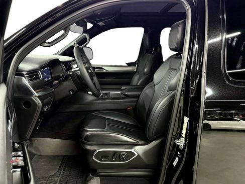 Used 2024 Jeep Wagoneer L Series II w/ Convenience Group I image 11