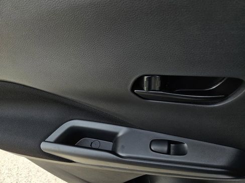 New 2025 Nissan Kicks S image 7