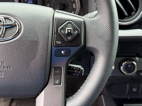 Used 2023 Toyota Tacoma TRD Off-Road AWD/4WD image 12