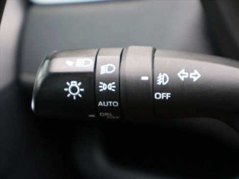 Used 2019 Toyota RAV4 XLE AWD/4WD image 13