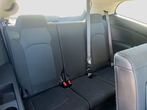 Used 2017 Chevrolet Traverse LT image 25