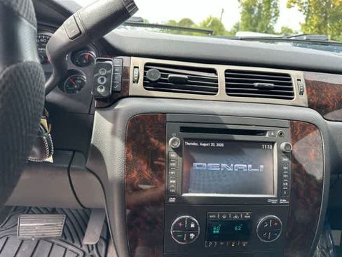 Used 2013 GMC Yukon Denali AWD/4WD image 7