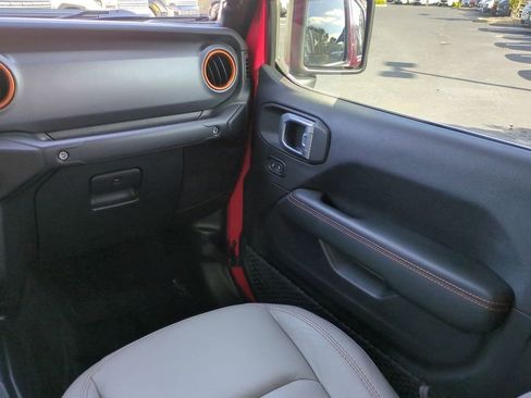 Used 2021 Jeep Gladiator Mojave image 17