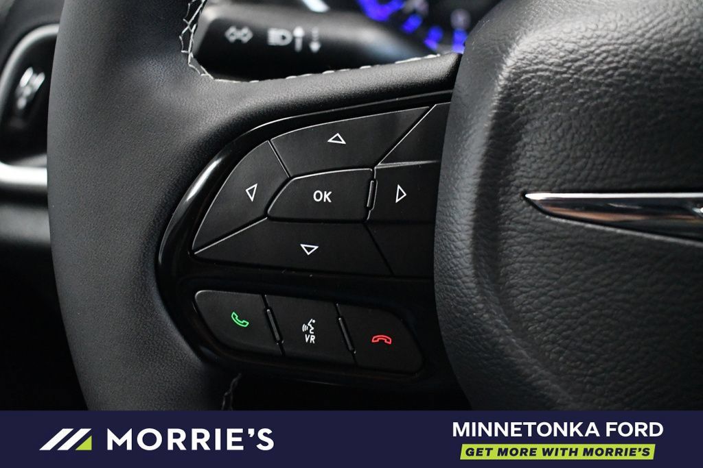 Used 2026 Chrysler Pacifica Select w/ S Appearance Package FWD image 30