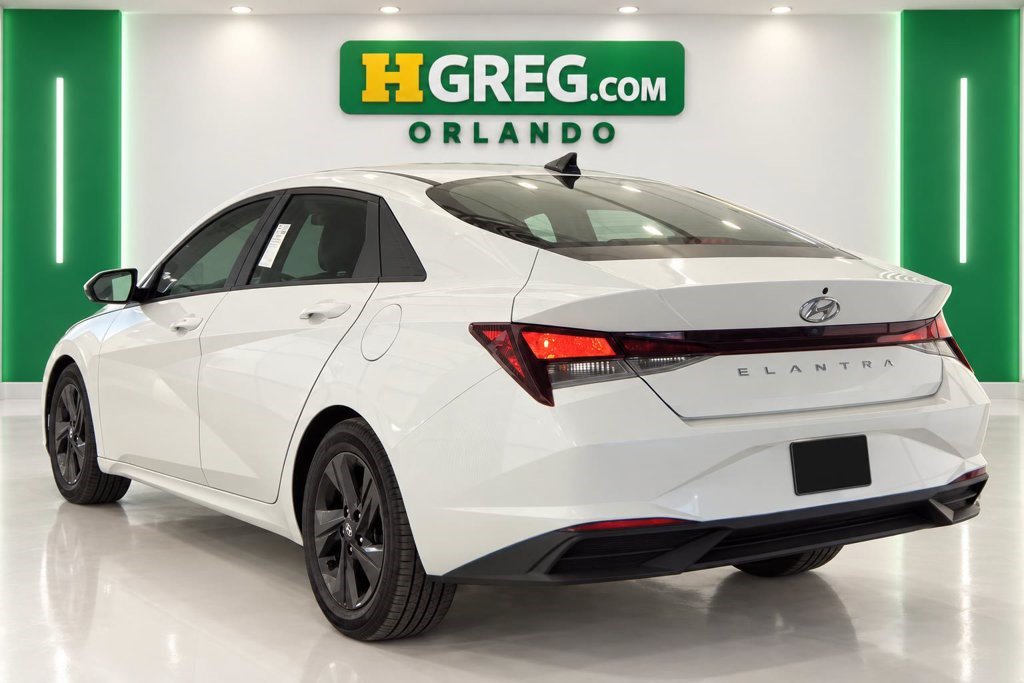 Used 2021 Hyundai Elantra SEL w/ Convenience Package FWD image 2