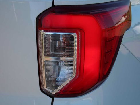 Used 2023 Ford Explorer Limited w/ Limited Technology Package AWD/4WD image 13