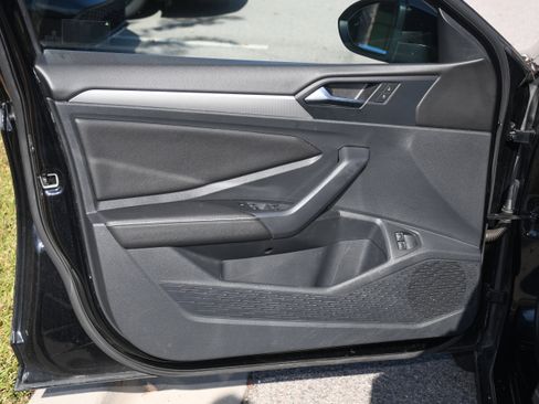 Used 2024 Volkswagen Jetta S image 9