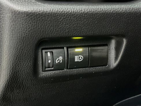 Used 2025 Toyota RAV4 XLE image 17