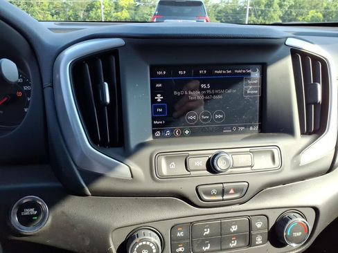 Used 2022 GMC Terrain SLE FWD image 9