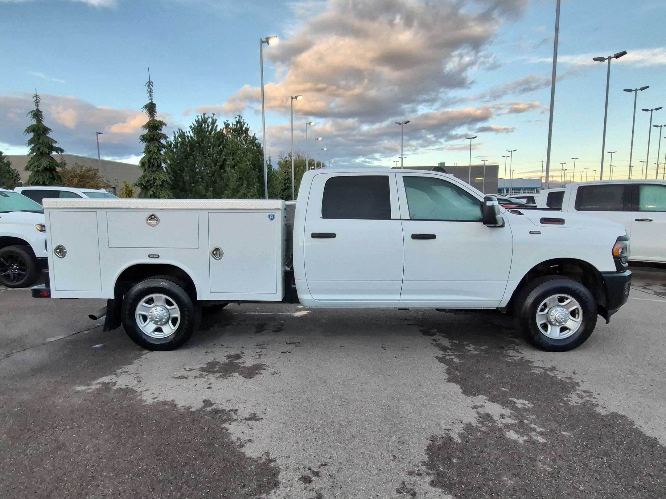 Used 2024 RAM 3500 Tradesman AWD/4WD image 2