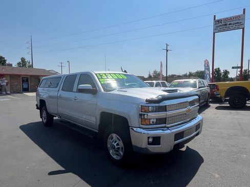Used 2018 Chevrolet Silverado 2500 LT image 1