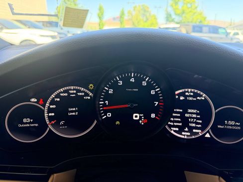 Used 2021 Porsche Cayenne AWD/4WD image 7