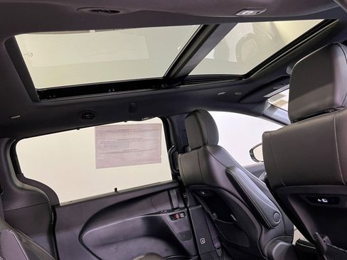 New 2026 Chrysler Pacifica Select image 10