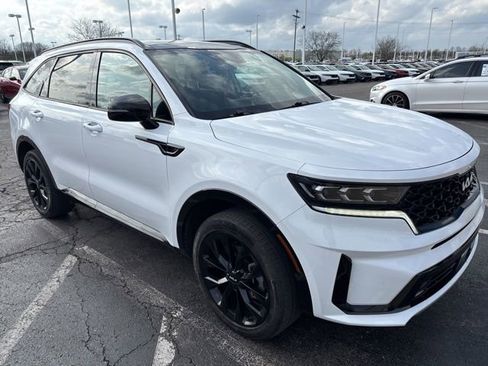 Used 2023 Kia Sorento SX image 3