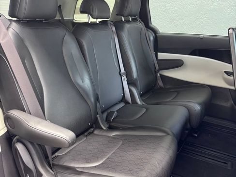 Used 2022 Kia Carnival SX FWD image 35