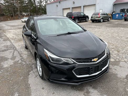 Used 2018 Chevrolet Cruze LT image 6